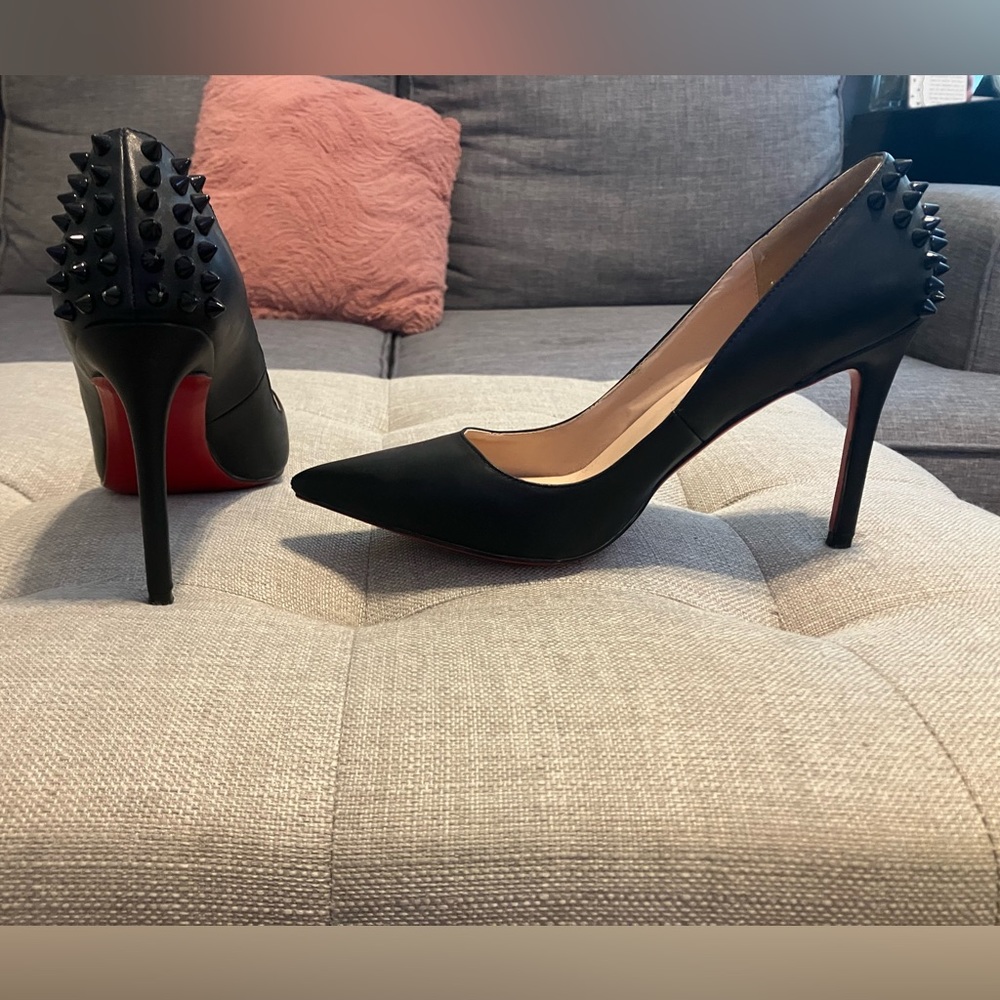 Black spiked back pointy toe stiletto